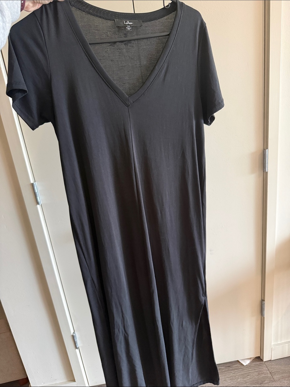 Lulu's Black V-Neck Midi Dress